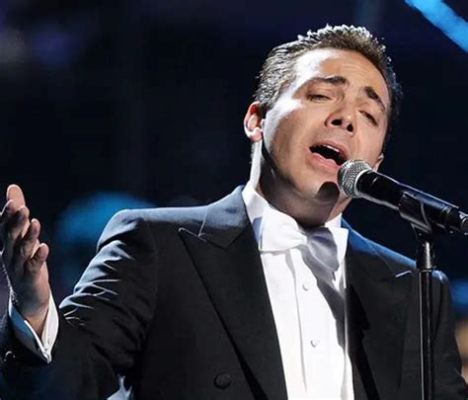 Camaleontico Carnaval: Un'Esplosione di Energia con Cristian Castro!